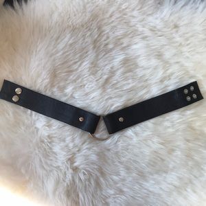 Opening ceremony | Black leather chocker